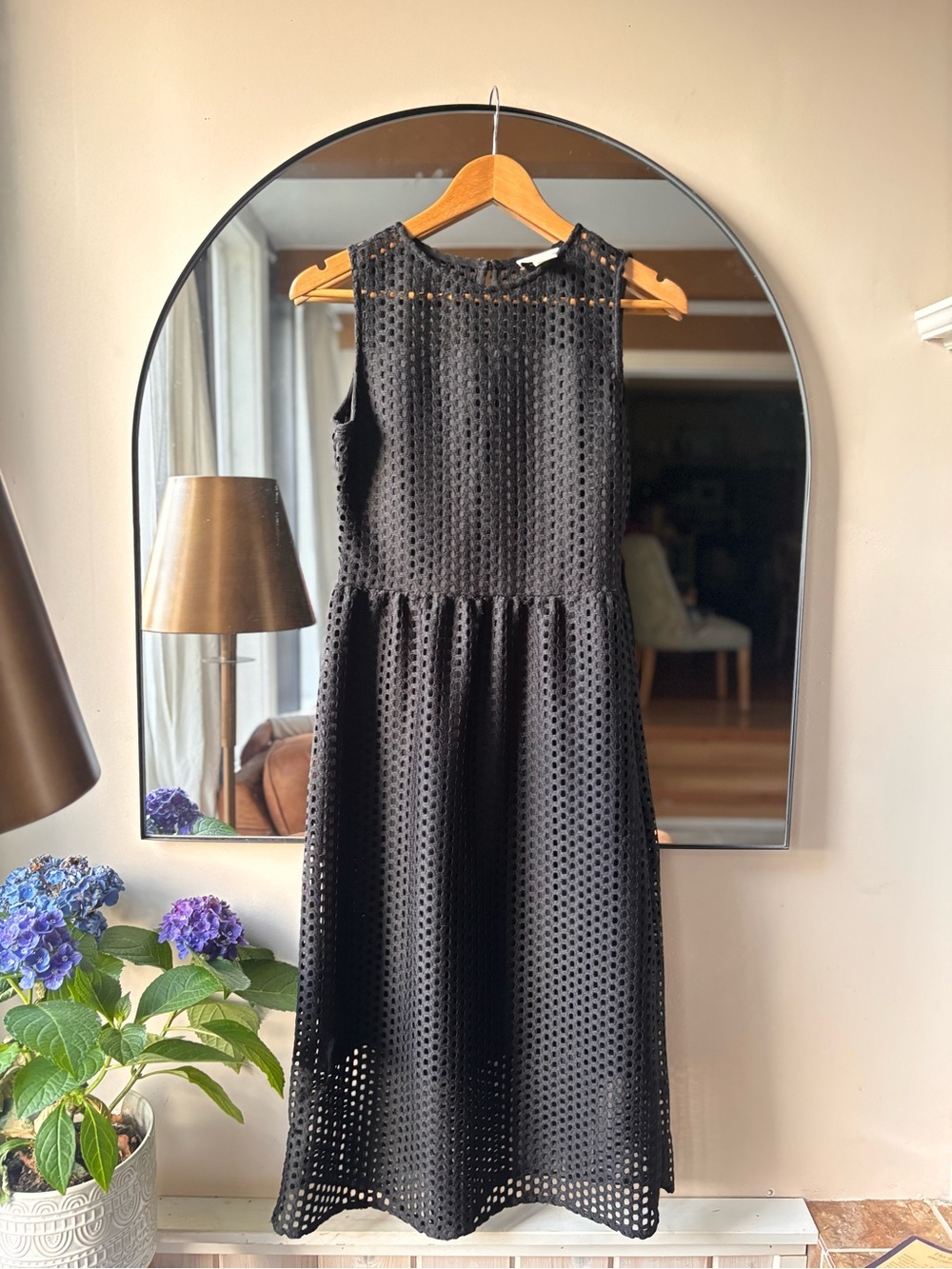 H&M | eyelet sleeveless dress | size 6 - Picture 3 of 5